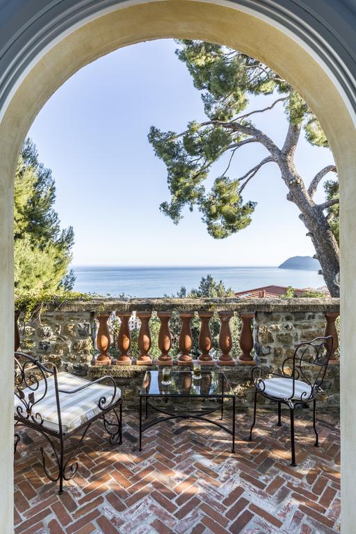 Villa Della Pergola Relais Et Chateaux アラッシオ エクステリア 写真